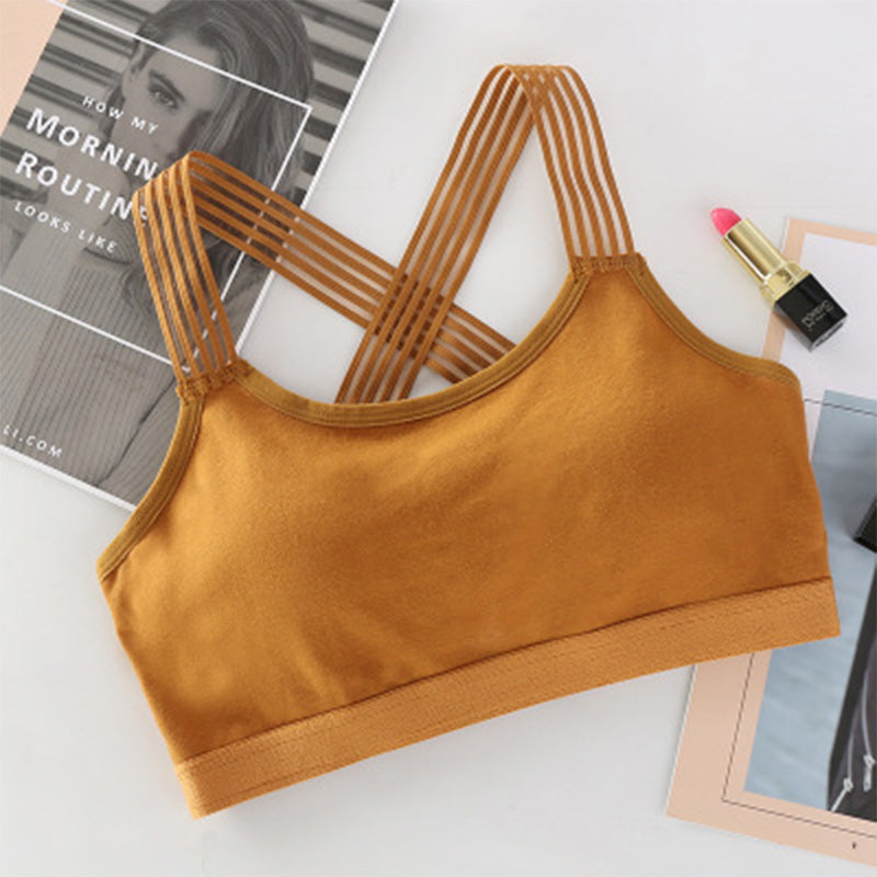 Girlish bra with chest pad